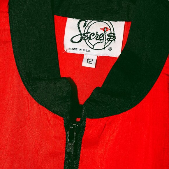 Vintage 90s Secrets Women’s 12 Crepey Vintage Red Jacket with Black Detailing - Picture 5 of 6